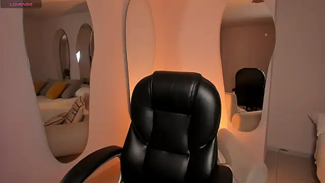 Snapshot of ChloePreston_ chatting on January 19, 2026, 11:36 am ChloePreston online show from January 19, 2026, 11:36 am