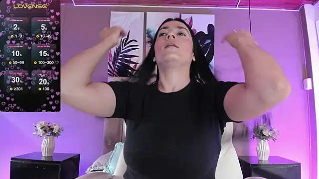 Snapshot of BellaClaiir chatting on November 1, 2025, 2:33 pm BellaClaiir online show from November 1, 2025, 2:33 pm