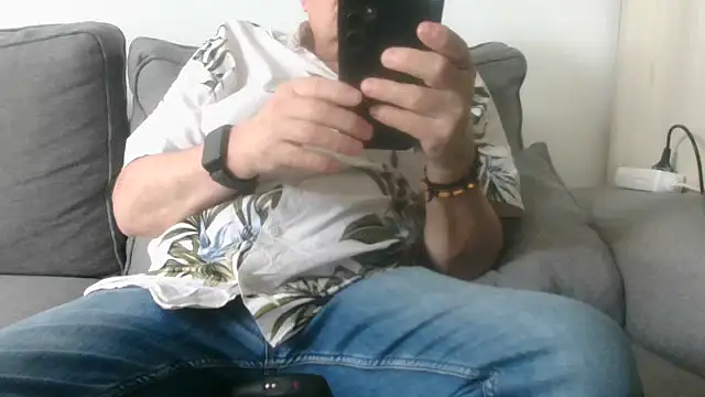 Snapshot of Bretoncool chatting on October 2, 2025, 11:13 am Bretoncool online show from October 2, 2025, 11:13 am