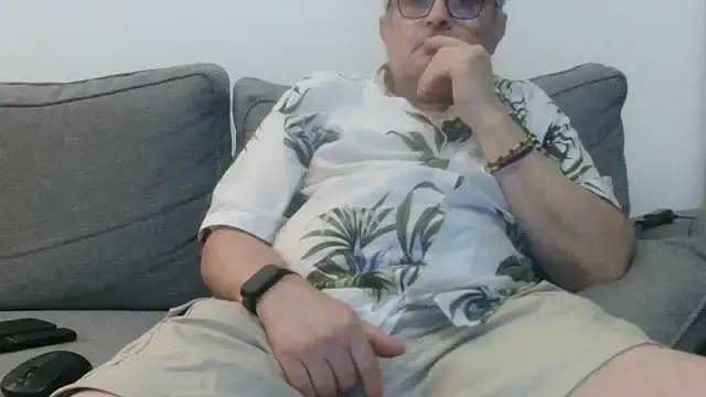 Snapshot of Bretoncool chatting on September 21, 2025, 8:03 pm Bretoncool online show from September 21, 2025, 8:03 pm