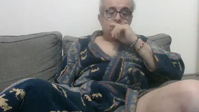 Snapshot of Bretoncool chatting on October 3, 2025, 6:48 am Bretoncool online show from October 3, 2025, 6:48 am