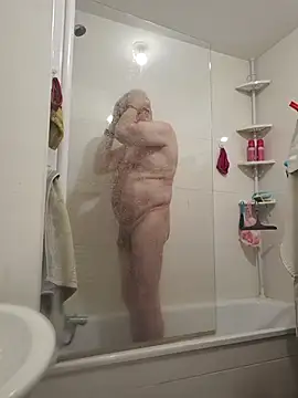 Snapshot of Bretoncool chatting on October 24, 2025, 2:49 pm Bretoncool online show from October 24, 2025, 2:49 pm