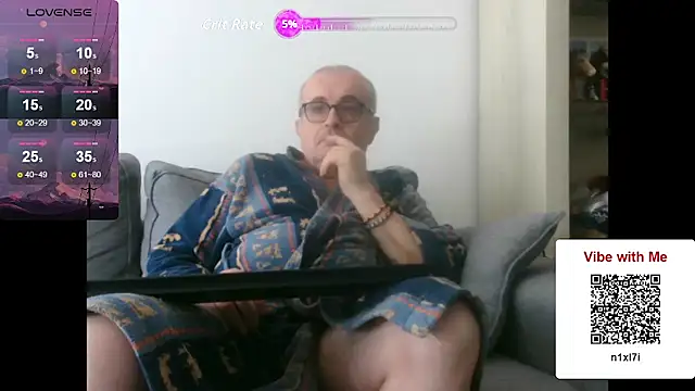 Snapshot of Bretoncool chatting on October 17, 2025, 11:12 am Bretoncool online show from October 17, 2025, 11:12 am