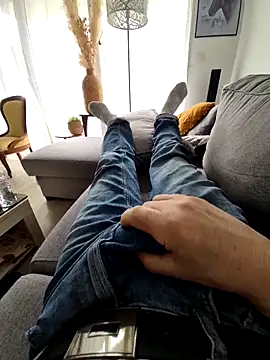 Snapshot of Bretoncool chatting on February 8, 2026, 1:42 pm Bretoncool online show from February 8, 2026, 1:42 pm