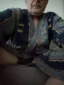 Snapshot of Bretoncool chatting on January 19, 2026, 2:32 pm Bretoncool online show from January 19, 2026, 2:32 pm