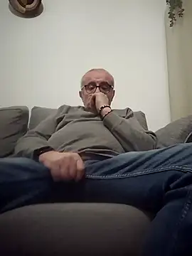 Snapshot of Bretoncool chatting on February 20, 2026, 4:42 am Bretoncool online show from February 20, 2026, 4:42 am