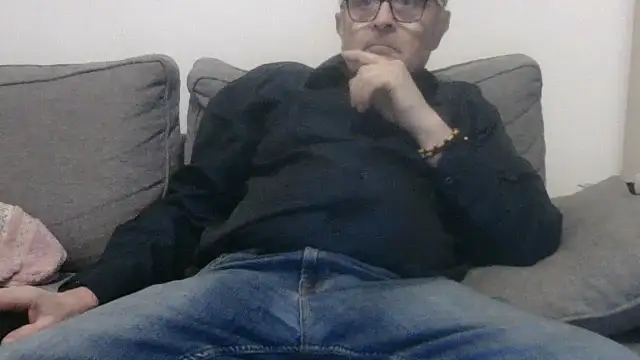 Snapshot of Bretoncool chatting on November 1, 2025, 8:36 pm Bretoncool online show from November 1, 2025, 8:36 pm