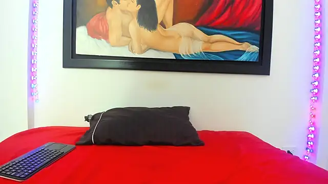 Snapshot of valentina_lov chatting on February 19, 2025, 12:11 pm valentina lov online show from February 19, 2025, 12:11 pm