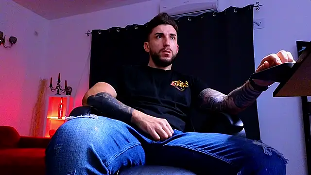 Snapshot of MightyAaron66 chatting on October 18, 2025, 4:58 am MightyAaron66 online show from October 18, 2025, 4:58 am