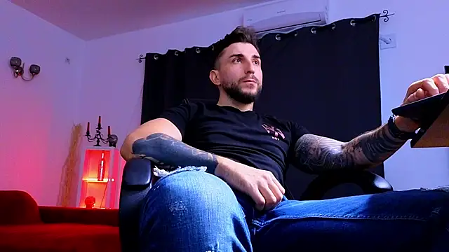 Snapshot of MightyAaron66 chatting on October 2, 2025, 2:42 pm MightyAaron66 online show from October 2, 2025, 2:42 pm