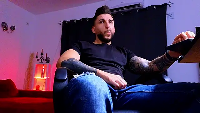 Snapshot of MightyAaron66 chatting on September 19, 2025, 2:48 am MightyAaron66 online show from September 19, 2025, 2:48 am