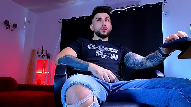 Snapshot of MightyAaron66 chatting on October 10, 2025, 6:03 am MightyAaron66 online show from October 10, 2025, 6:03 am