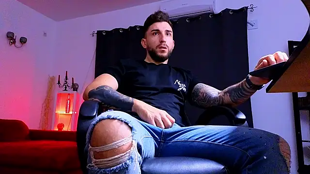 Snapshot of MightyAaron66 chatting on October 16, 2025, 3:37 am MightyAaron66 online show from October 16, 2025, 3:37 am