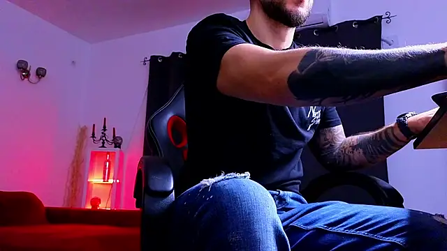 Snapshot of MightyAaron66 chatting on September 30, 2025, 2:28 am MightyAaron66 online show from September 30, 2025, 2:28 am