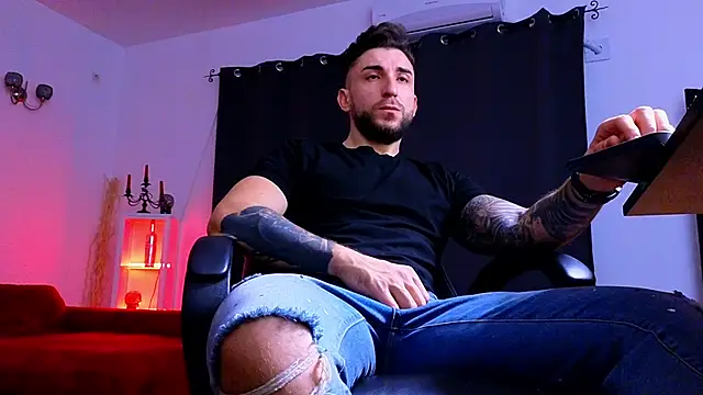 MightyAaron66 online show from December 5, 2025, 5:39 am