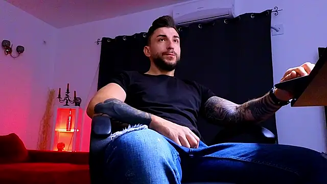 Snapshot of MightyAaron66 chatting on September 21, 2025, 2:28 am MightyAaron66 online show from September 21, 2025, 2:28 am