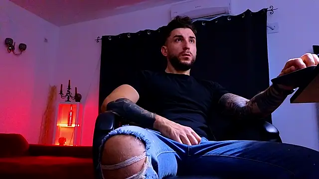 MightyAaron66 online show from November 9, 2025, 5:44 am