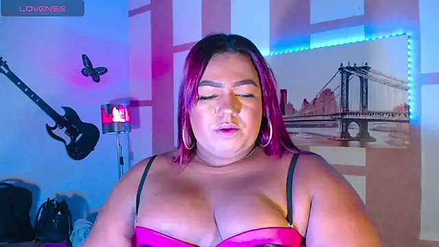 OpraxBellinda online show from December 17, 2025, 1:43 am