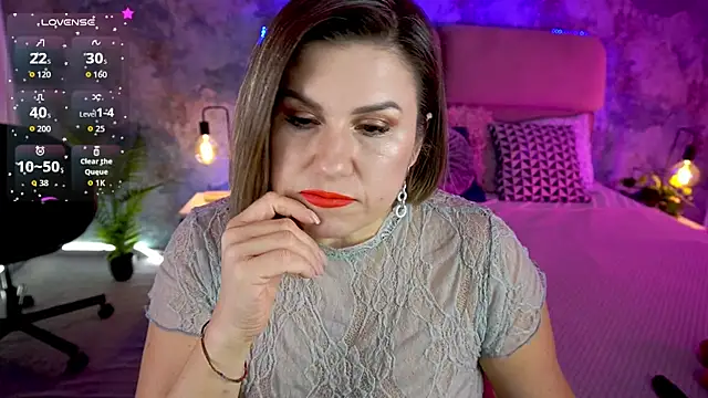 Snapshot of KiraRoxx chatting on February 21, 2026, 8:22 pm KiraRoxx online show from February 21, 2026, 8:22 pm