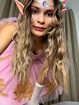 Snapshot of cuteluci_ chatting on October 31, 2025, 12:13 pm cuteluci  online show from October 31, 2025, 12:13 pm