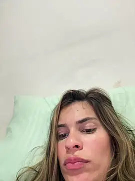 cuteluci  online show from January 28, 2025, 2:10 pm