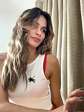 Snapshot of cuteluci_ chatting on October 30, 2025, 11:41 am cuteluci  online show from October 30, 2025, 11:41 am