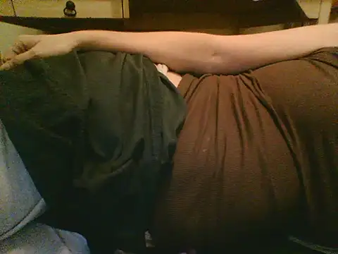 Snapshot of Emilylyn2501 chatting on November 30, 2025, 2:45 am Emilylyn2501 online show from November 30, 2025, 2:45 am