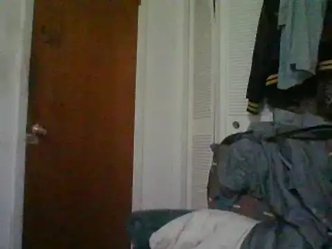 Snapshot of Emilylyn2501 chatting on January 10, 2025, 1:42 am Emilylyn2501 online show from January 10, 2025, 1:42 am