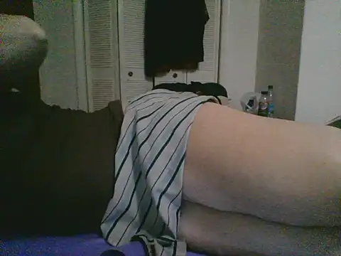 Snapshot of Emilylyn2501 chatting on October 8, 2025, 1:18 am Emilylyn2501 online show from October 8, 2025, 1:18 am