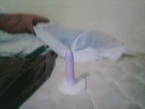 Snapshot of Emilylyn2501 chatting on October 9, 2025, 2:01 am Emilylyn2501 online show from October 9, 2025, 2:01 am