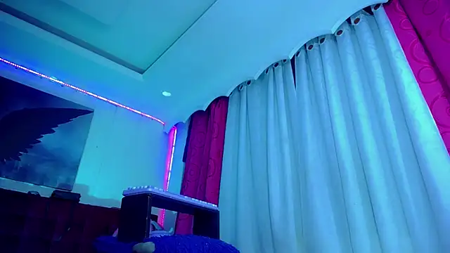 Snapshot of NahomiCamper chatting on September 22, 2025, 2:06 am NahomiCamper online show from September 22, 2025, 2:06 am