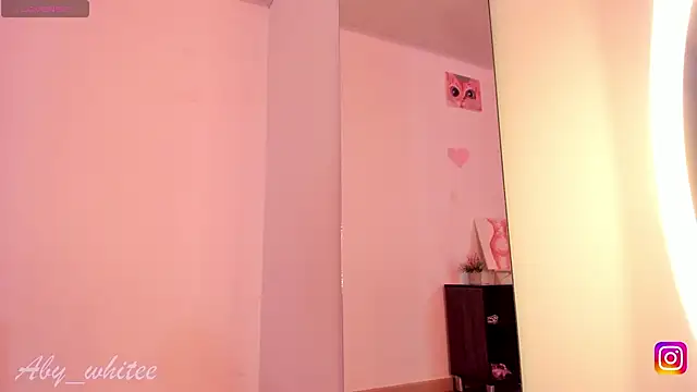 Snapshot of AbyWhitee chatting on September 18, 2025, 11:35 am AbyWhitee online show from September 18, 2025, 11:35 am