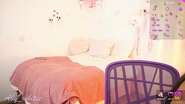 Snapshot of AbyWhitee chatting on October 29, 2025, 3:05 am AbyWhitee online show from October 29, 2025, 3:05 am