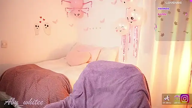 Snapshot of AbyWhitee chatting on October 24, 2025, 3:27 am AbyWhitee online show from October 24, 2025, 3:27 am