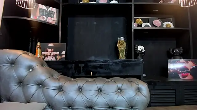 HeellBoy  online show from October 30, 2025, 9:01 pm