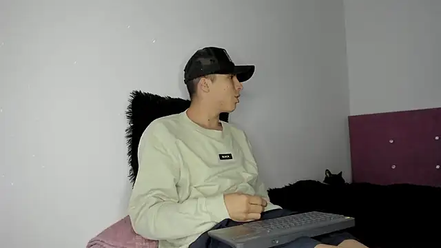 HeellBoy  online show from March 22, 2026, 2:59 am