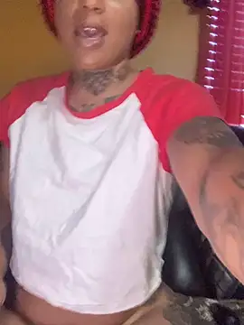 CrownedNyaries online show from January 27, 2025, 4:33 pm