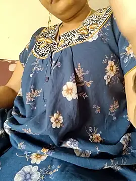 Snapshot of samitasharma chatting on February 2, 2026, 5:17 am samitasharma online show from February 2, 2026, 5:17 am