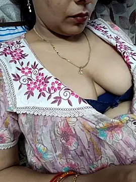 Snapshot of samitasharma chatting on September 25, 2025, 6:14 pm samitasharma online show from September 25, 2025, 6:14 pm