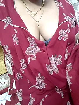 Snapshot of samitasharma chatting on October 13, 2025, 5:58 pm samitasharma online show from October 13, 2025, 5:58 pm