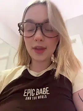 Baby Tiny online show from May 15, 2026, 5:33 pm