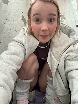 Baby Tiny online show from May 20, 2026, 3:20 pm