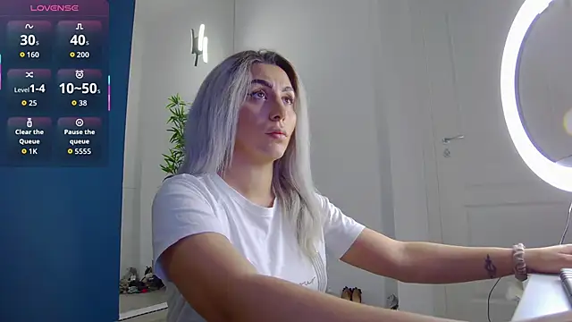 CelineMeyerr online show from May 21, 2026, 5:05 am