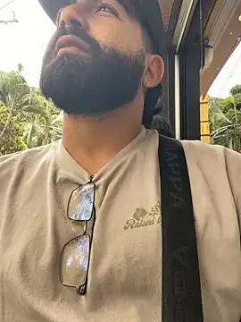 Snapshot of Lyon_vach chatting on October 10, 2025, 6:20 pm Lyon vach online show from October 10, 2025, 6:20 pm