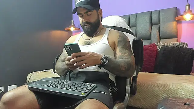 Snapshot of Lyon_vach chatting on September 26, 2025, 7:21 pm Lyon vach online show from September 26, 2025, 7:21 pm