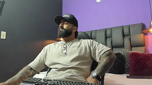 Snapshot of Lyon_vach chatting on September 20, 2025, 11:32 pm Lyon vach online show from September 20, 2025, 11:32 pm