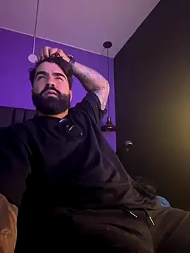 Snapshot of Lyon_vach chatting on October 8, 2025, 11:16 pm Lyon vach online show from October 8, 2025, 11:16 pm