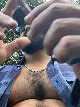 Snapshot of Lyon_vach chatting on October 19, 2025, 9:28 pm Lyon vach online show from October 19, 2025, 9:28 pm