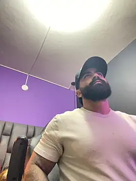 Snapshot of Lyon_vach chatting on September 25, 2025, 10:16 pm Lyon vach online show from September 25, 2025, 10:16 pm