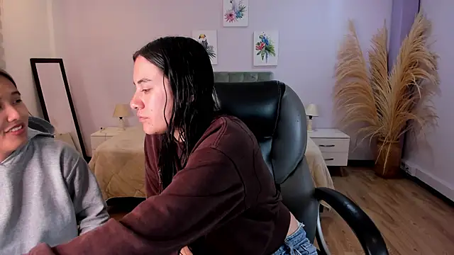 Icysweetcam online show from November 28, 2025, 10:37 am